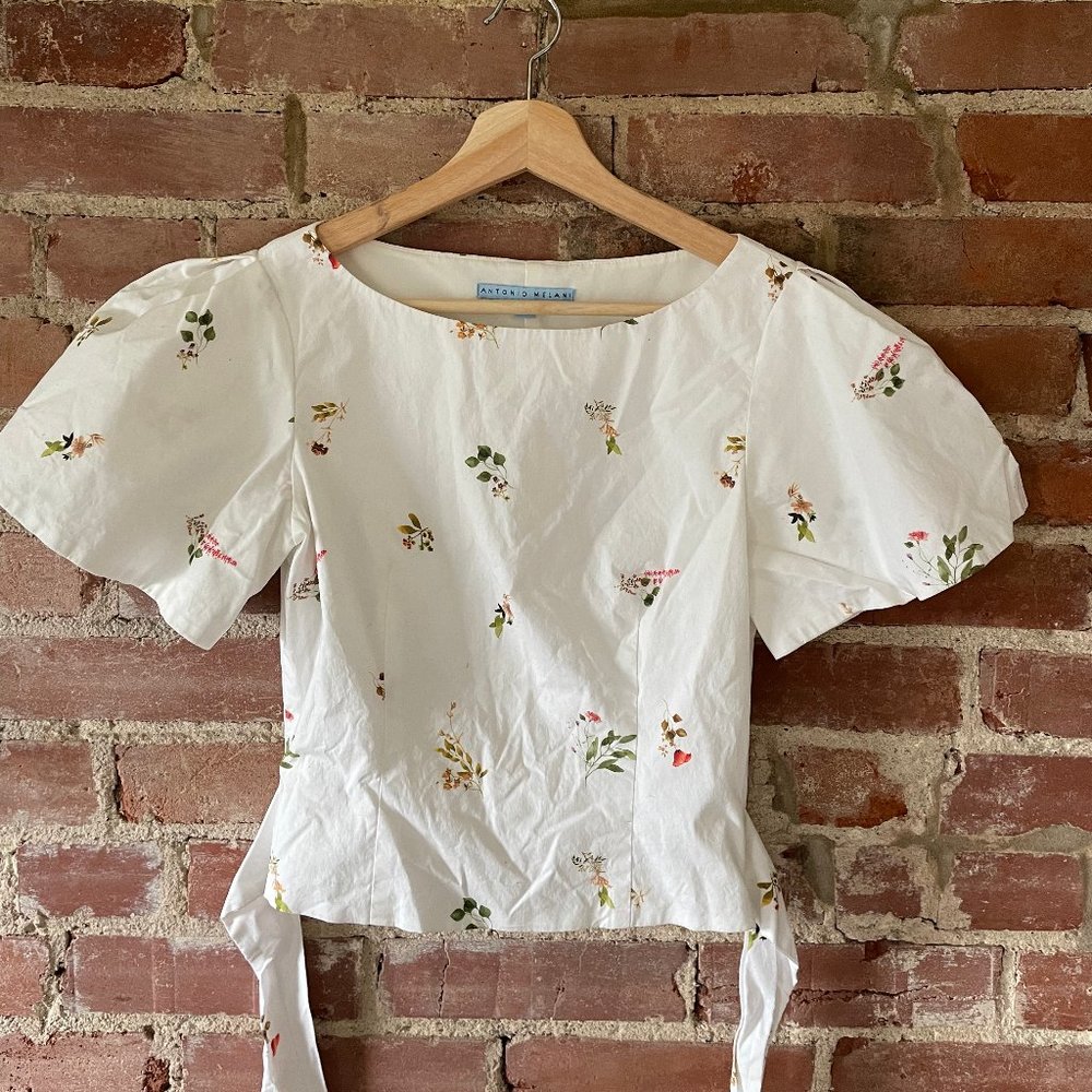 Short Sleeved Sparse Foliage Top